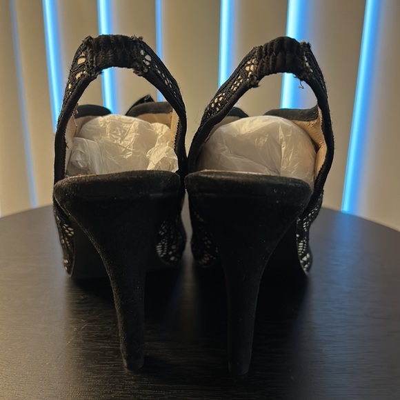 Seychelles Bow Heels - Picture 4 of 6